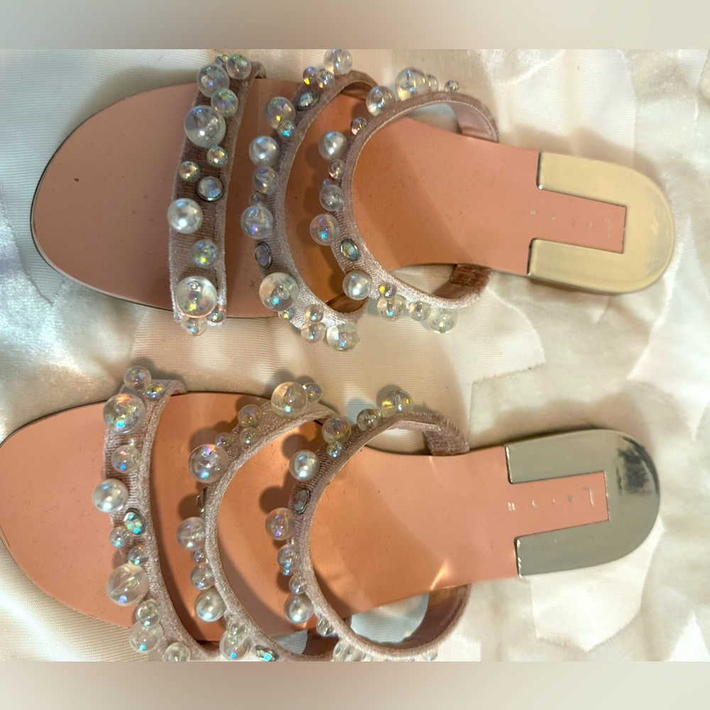 Pearl Band Sandals
